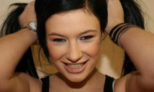 Настя Приходько залишила доньку в Києві і подалась у Москву