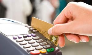 Операції з платіжними картками в Україні становлять більше 50% від ВВП
