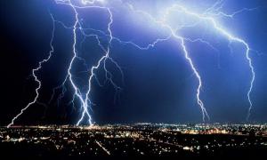 В Індії блискавка вбила за раз 27 людей