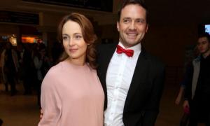 Акторка Анна Снаткіна показала новонароджену доньку