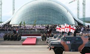 У новій будівлі грузинського парламенту обвалився дах