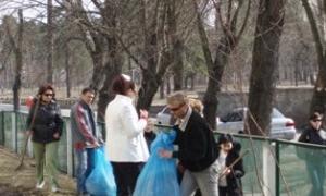 На суботнику в Києві прибрали 1,5 тисячі кубометрів відходів