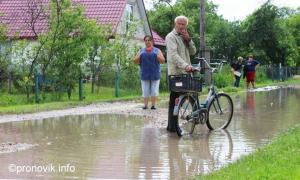 Томашевська звинуватила у підтопленні людських будинків опозицію