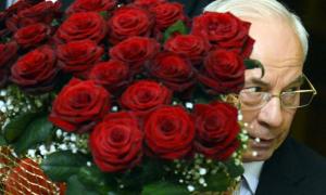Азаров побив власний рекорд по видаткам на квіти
