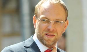 Проти Власенка поновили кримінальну справу