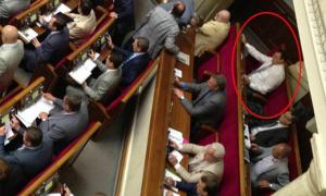 У Верховній Раді зафіксували черговий випадок кнопкодавства