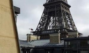 З Ейфелевої вежі зняли горе-самогубця