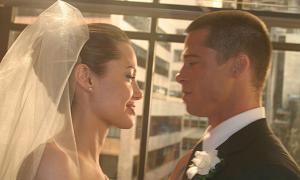 Анджеліна Джолі забороняє Бреду Пітту запрошувати на весілля друзів