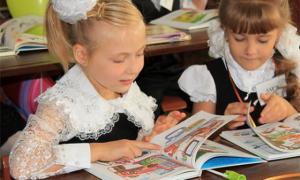 У Табачника пообіцяли вчасно забезпечити школярів новими підручниками