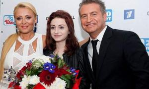 Варум і Агутін вивели на публіку свою проблемну доньку