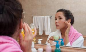 Консервант у шампунях і гелях для душу може викликати контактний дерматит