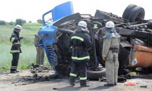 На Запоріжжі зіштовхнулися бензовоз і легковик, загинуло четверо людей
