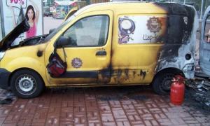 У Києві біля станції метро вибухнула автокав’ярня