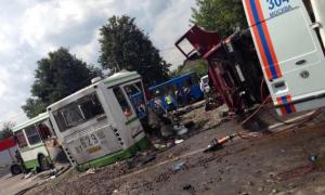 Внаслідок страшної аварії під Москвою загинули 18 людей. Водія допитують