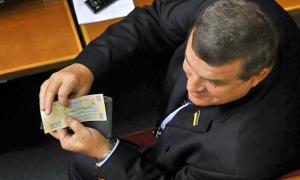 Від матеріальної допомоги відмовилися лише 19 нардепів
