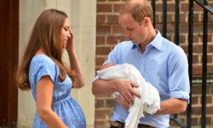 Принц Вільям і Кейт Міддлтон показали сина і поспілкувалися з журналістами