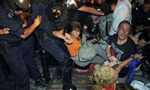 У Болгарії міністри всю ніч просиділи в заблокованому демонстрантами парламенті