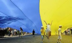 Молоді українці задоволені життям, але не доходами