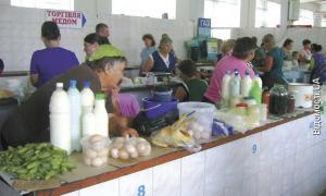 Селянам заборонять продавати домашнє м’ясо і молоко на ринках