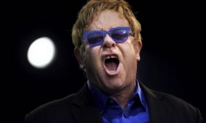 Елтону Джону вирізали апендикс