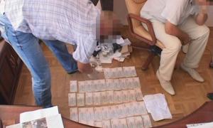 Державні службовці щомісяця отримували 200 тисяч гривень хабара за дозвіл на вилов риби