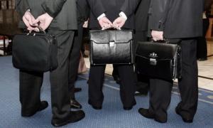 За вісім років чиновників в Україні стало більше на 30 тисяч
