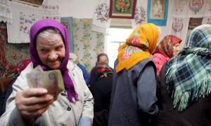 Старші українці більше сподіваються на допомогу держави, ніж на власні сили