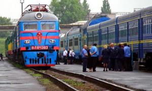 Потяг, що заблукав, замість Кривого Рогу привіз пасажирів до Дніпропетровська