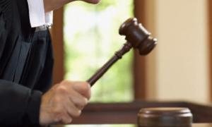 Суд дав час на пошук Мельника до понеділка