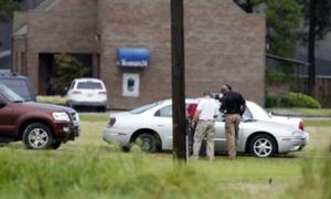 У США озброєний чоловік утримує заручників у банку