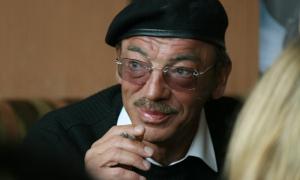 Михайло Боярський не може дати раду онукові