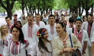 Українців закликають прийти на роботу у вишиванках