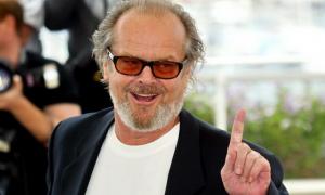 Джек Ніколсон йде із кіно