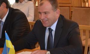 Губернатор Дніпропетровщини носить годинник вартістю половину його річного доходу