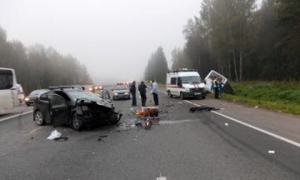 В аварії під Санкт-Петербургом загинули 4 людини і 11 осіб постраждали