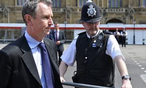 Віце-спікер парламенту Великобританії подав у відставку через секс-скандал