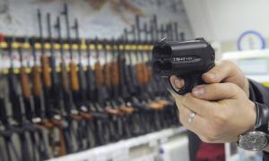 Українці стали масово запасатися зброєю