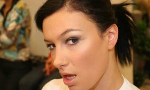 Приятель Насті Приходько стверджує, що вона повернулася до колишнього чоловіка