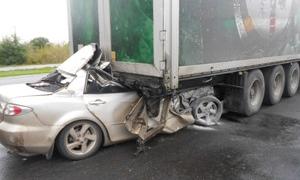 На Полтавщині легковик зіткнувся з вантажівкою, загинули дві людини