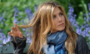 Дженніфер Еністон їсть плаценту