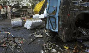 В Індії загинули 19 пасажирів автобуса, який звалився в ущелину