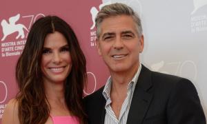 Джордж Клуні скупав Сандру Баллок у басейні