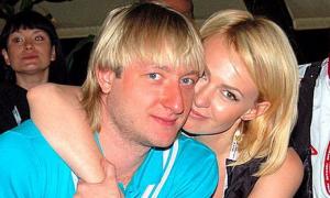 Яна Рудьковська пообіцяла народити фігуристу Євгену Плющенку ще трьох дітей