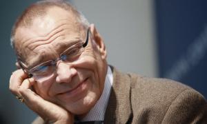 У Франції потрапив в аварію режисер Андрій Кончаловський з дочкою