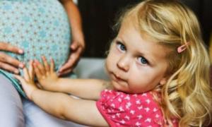 Українки відмовляються від другої дитини через брак грошей та відсутність підтримки чоловіків