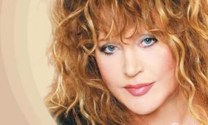 30 років тому Пугачову рятували у київському пологовому