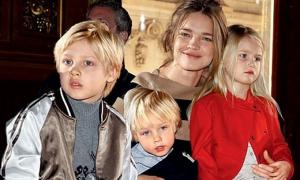 Модель Наталя Водянова вчетверте вагітна