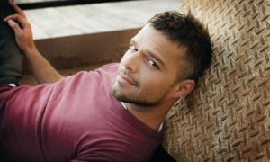 Рікі Мартін підтримав російських гомосексуалістів футболкою