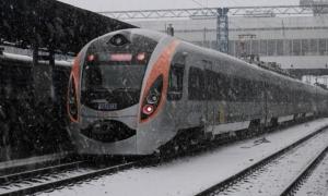 Залізничники пообіцяли, що взимку потяги Hyundai будуть їздити справно