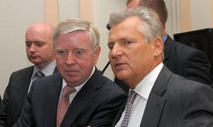 Місію Кокса-Кваснєвського продовжили до саміту у Вільнюсі